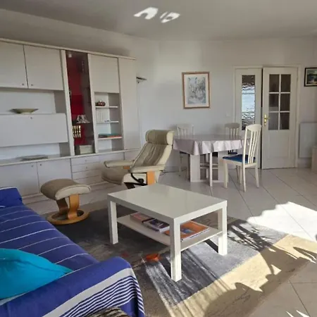 Bright With Terrace In Saint-raphael דירה Saint-Raphaël