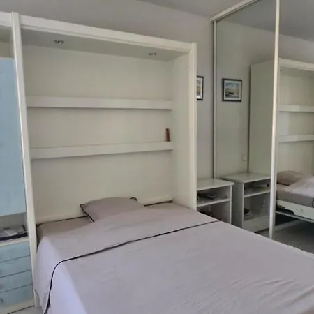 Apartment Bright With Terrace In Saint-raphael Saint-Raphaël