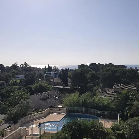 Apartment Bright With Terrace In Saint-raphael