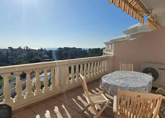 Appartement Bright With Terrace In Saint-raphael